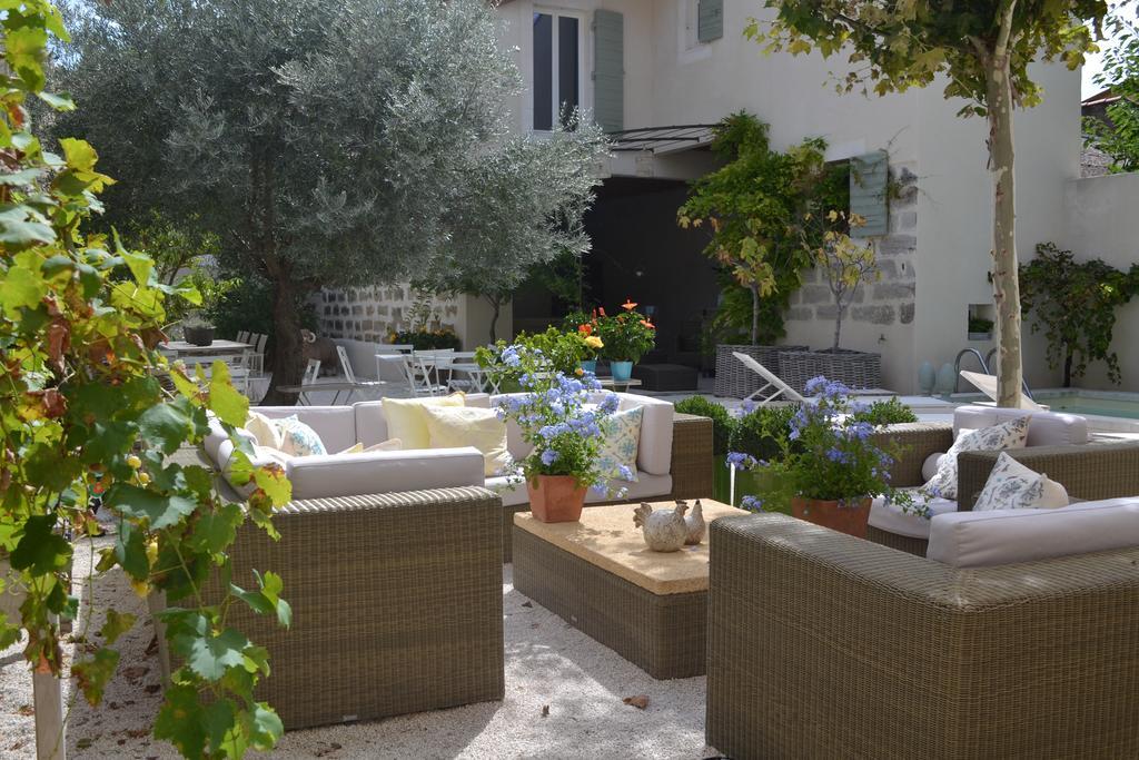 Mas A L'Improviste Bed & Breakfast Maillane Exterior photo