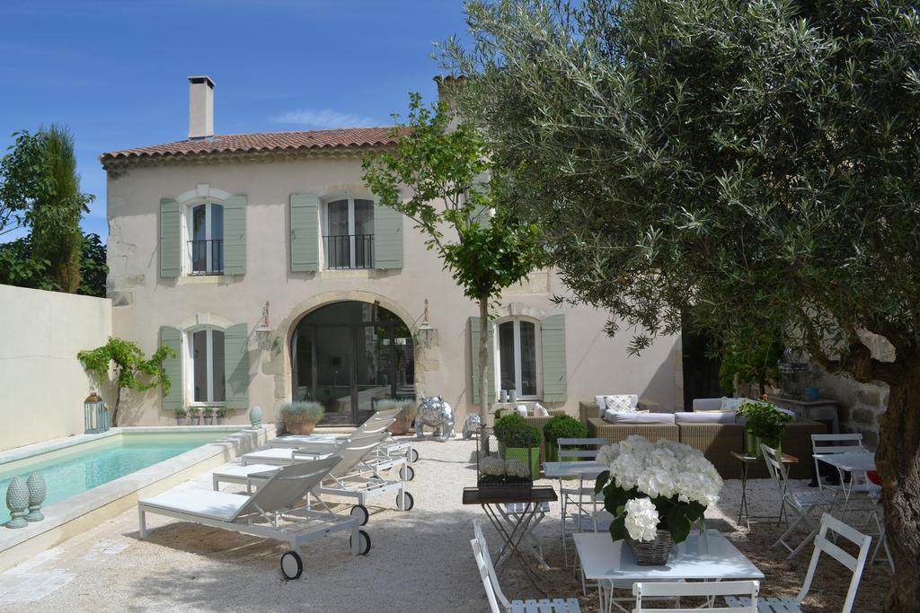 Mas A L'Improviste Bed & Breakfast Maillane Exterior photo